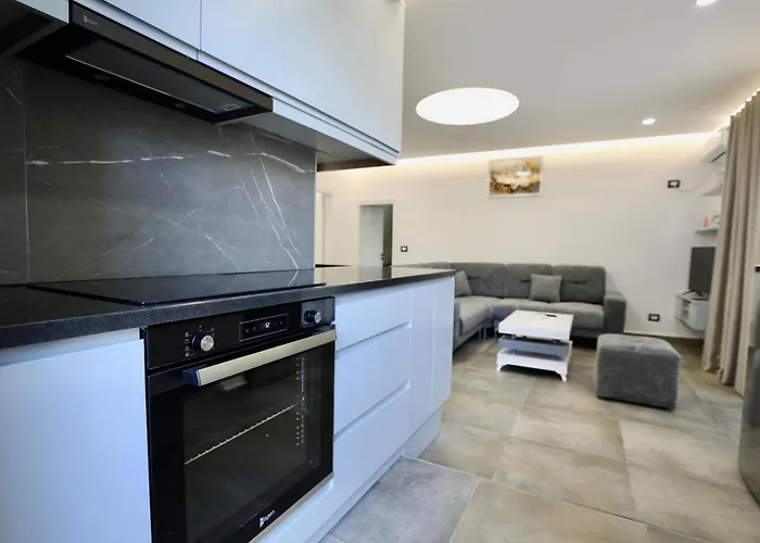 Wave House * Saranda